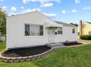 969 5th St, Struthers, OH 44471