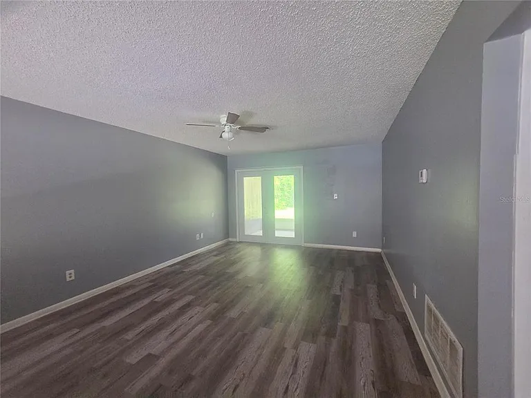 1316 Markham Ave #B — Photo 3