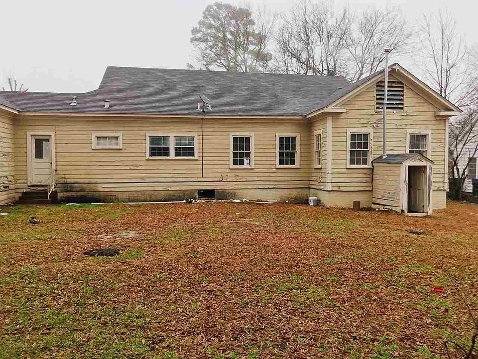 2nd image of 610 E Young St