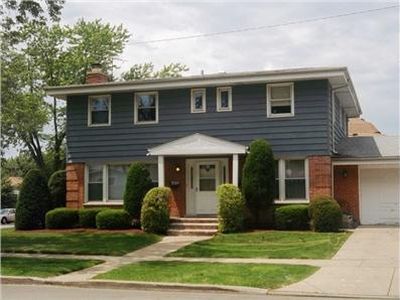 7616 Davis St, Morton Grove, IL, 60053