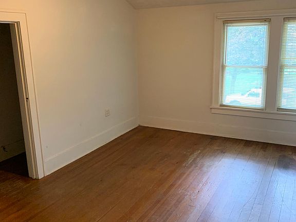 5th image of 910 Leland Ave