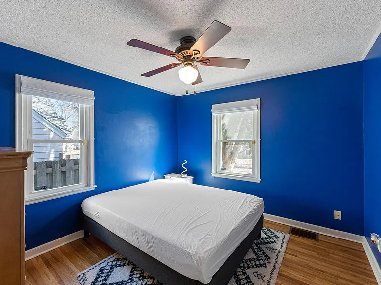 2901 Zenith Ave N — Photo 10