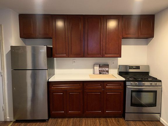 2nd image of 111 Laurel Ave Floor 1