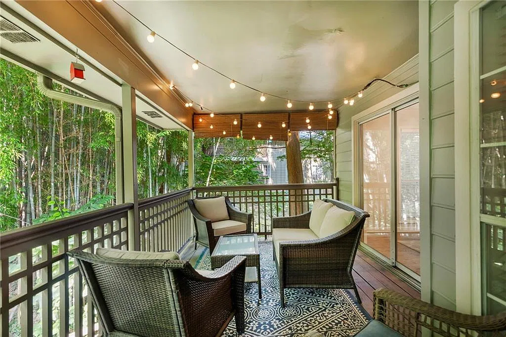 2 bed, 2.0 bath, 1264 sqft, $2,300 — Photo 3