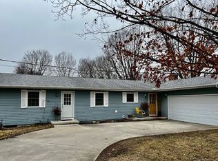 2 Thunderbird Rd, Oakwood, IL 61858