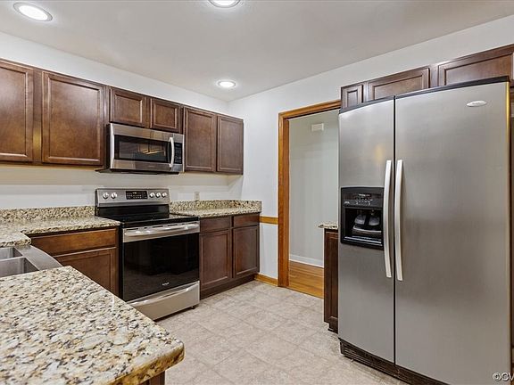 3rd image of 2909 Pickett St