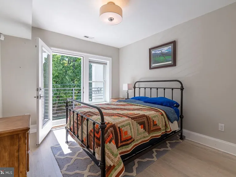 3918 W St NW #6 — Photo 15