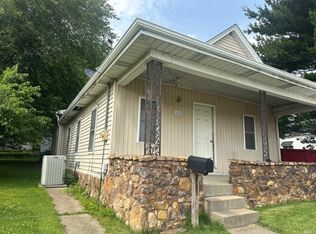 608 E 8th St, Huntingburg, IN 47542