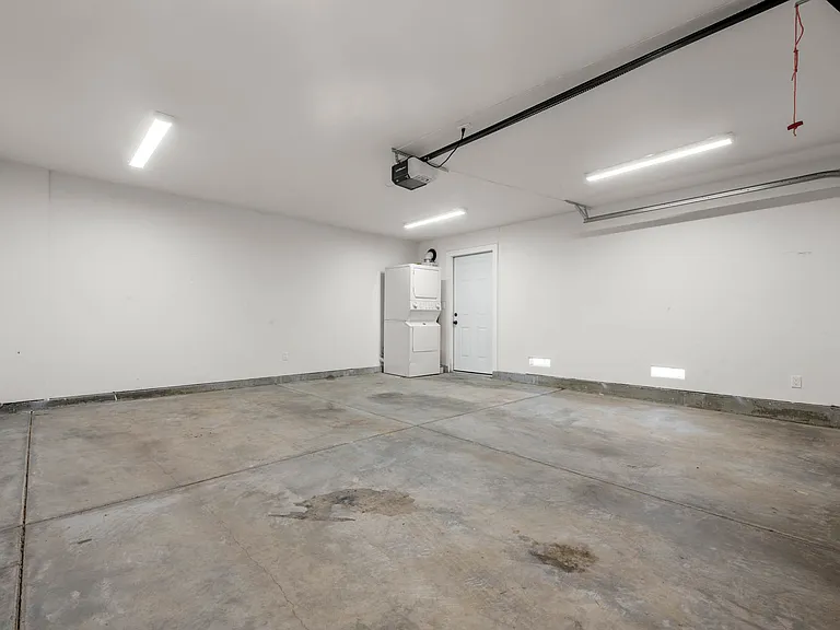 1625 Stearns Dr — Photo 17