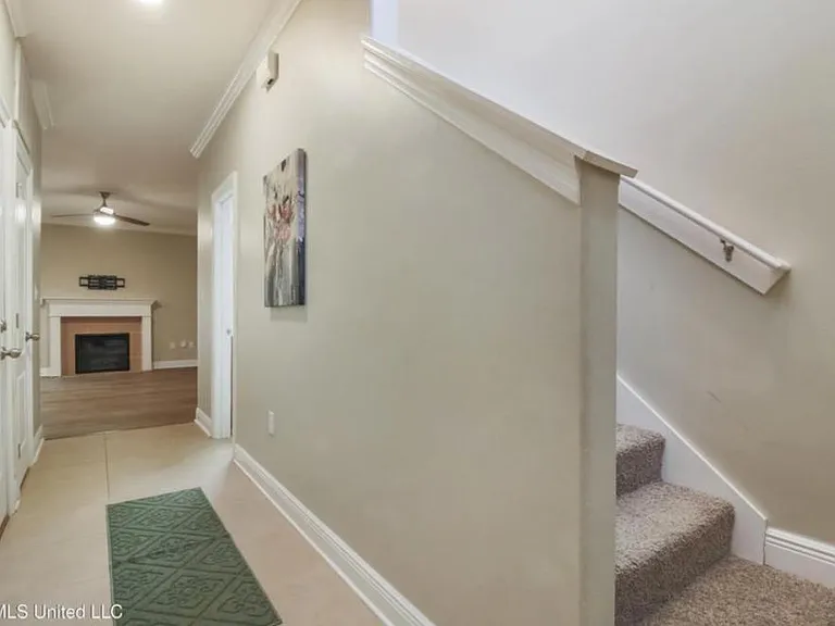 3548 Riverbend Cv — Photo 3