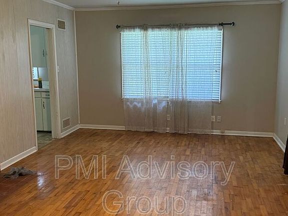 2nd image of 200 SW Country Club Dr