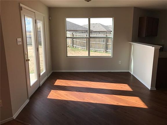 3rd image of 409 Fawn Hill Dr