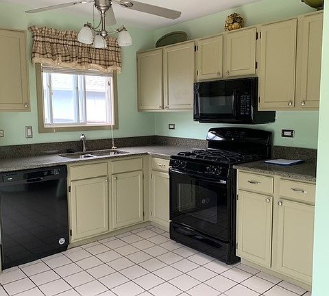 4th image of 3061 Winchester Ct W #3061