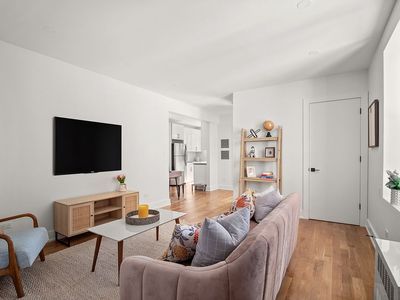 3286 33rd St, Astoria, NY, 11106