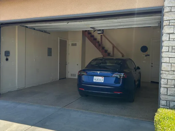 5411 W Mission Avenue SW, Visalia, CA 93277