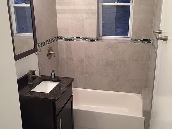 2nd image of 3167 N Pine Grove Ave APT 60