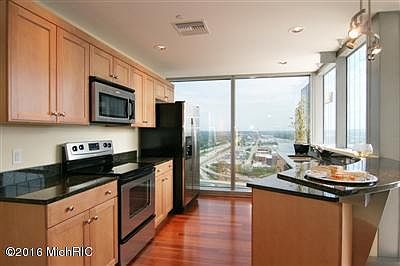 5th image of 335 Bridge St NW APT 2101