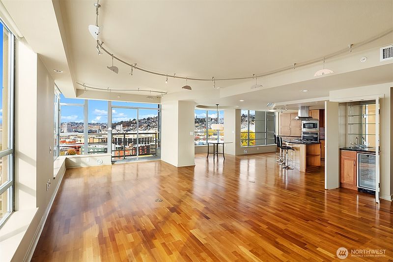 5th image of 2929 1st Avenue #1200