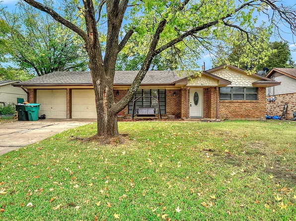 921 Holiday Dr, Sherman, TX 75090