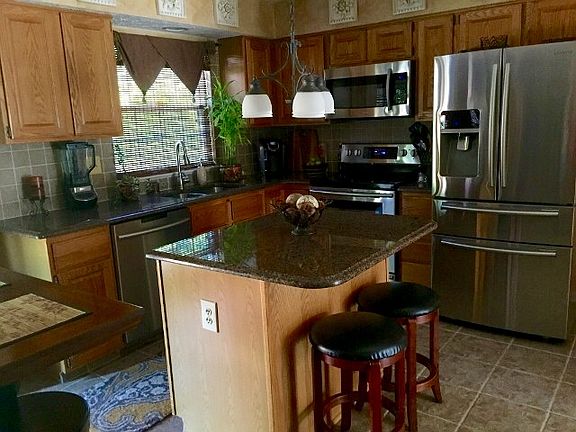3rd image of 820 Brentwood Park Dr