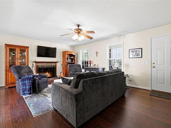 5th image of 118 Jordan Ln
