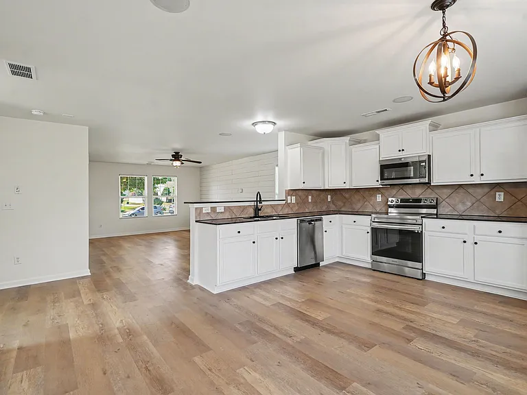 201 Buckboard Ln — Photo 6