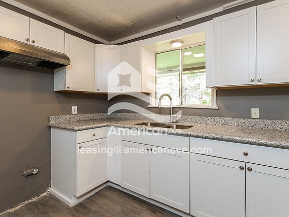 1876181_005_kitchen_13667235.jpg