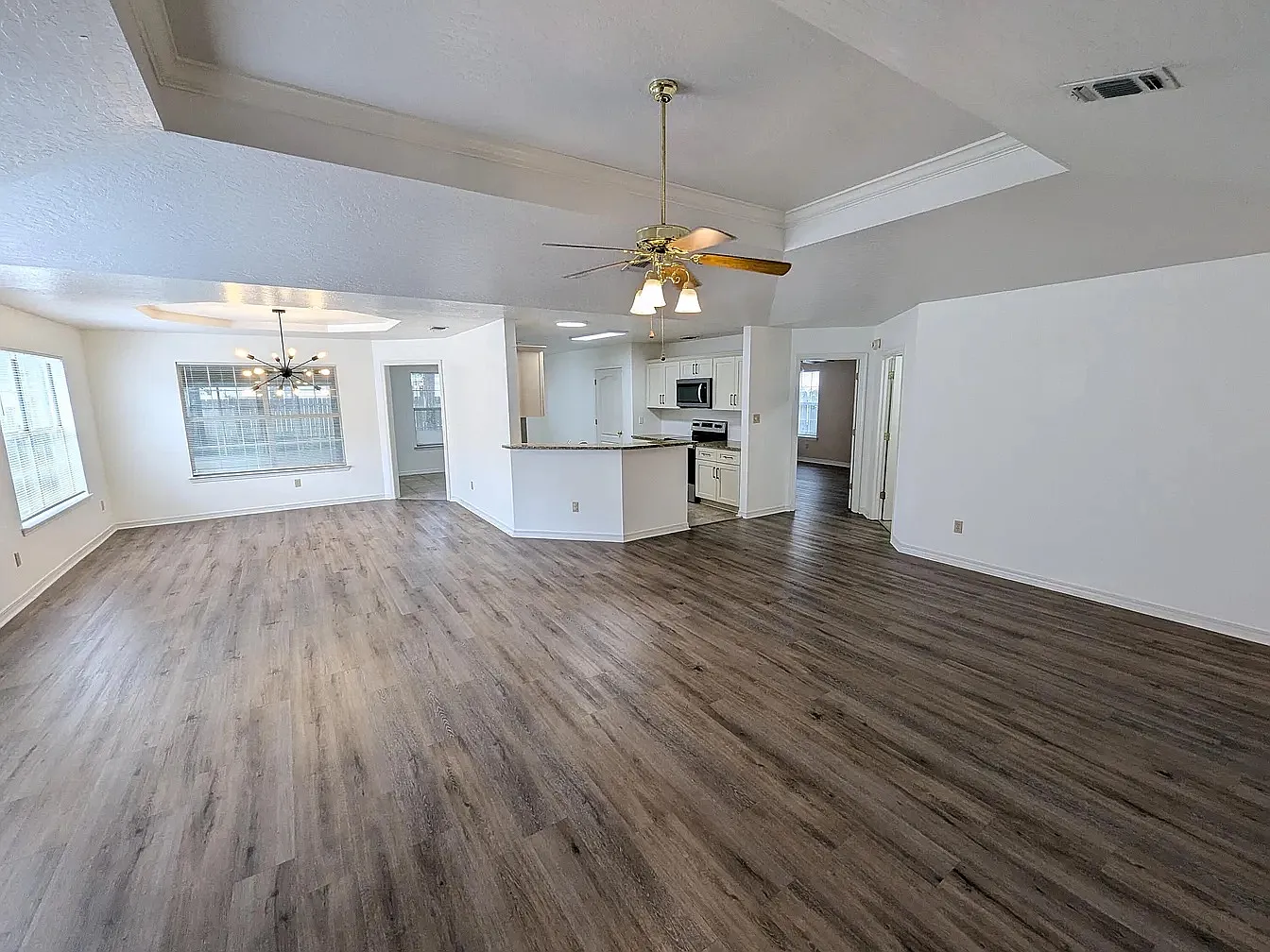 3 bed, 2249 sqft, $2,500 — Photo 2
