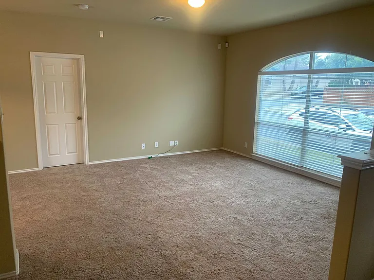 6735 Biscay Bay — Photo 3
