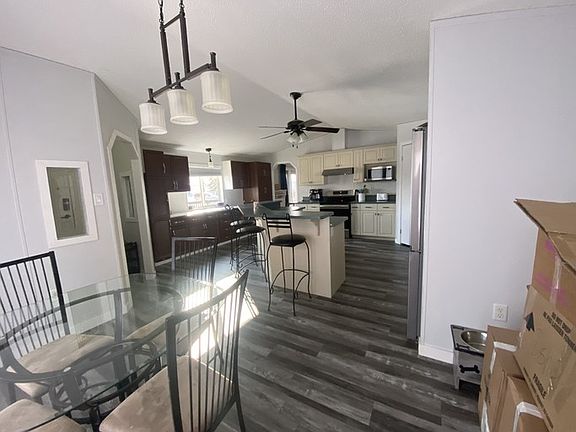 3rd image of 120 Evergreen Park NW
