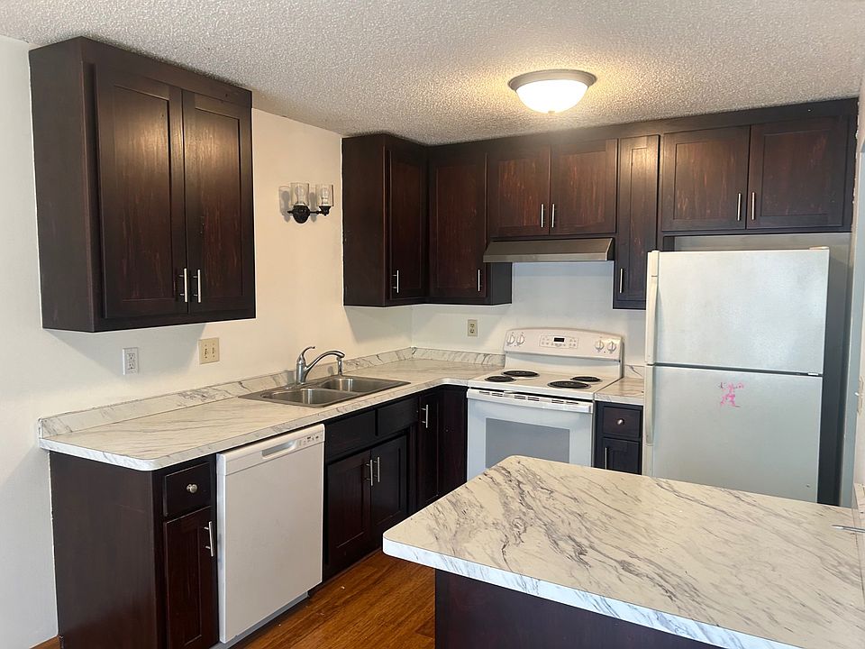 1st image of 1601 85th Ave NE #1