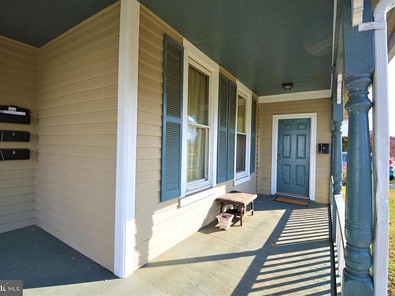 2nd image of 511 Spottswood St APT A