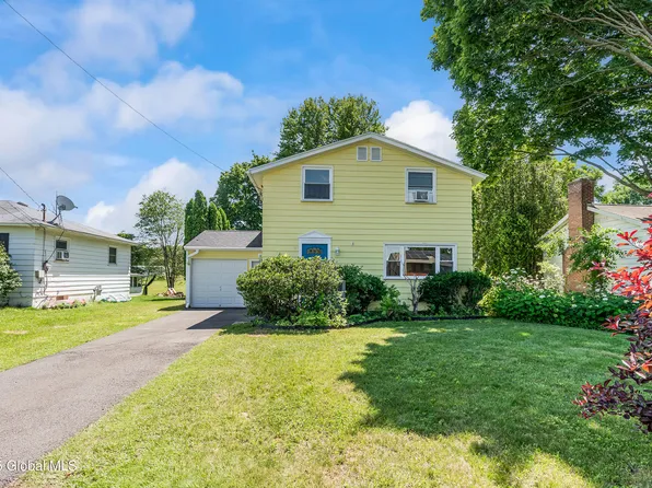 35 Magee Drive, Glenmont, NY 12077