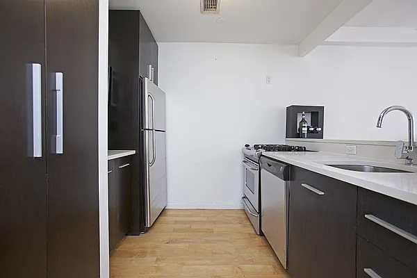 Sold by Nest Seekers International | media 3