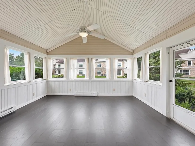 4889 Common Market Pl — Photo 3