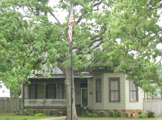 403 E Brenham St, Elgin, TX 78621