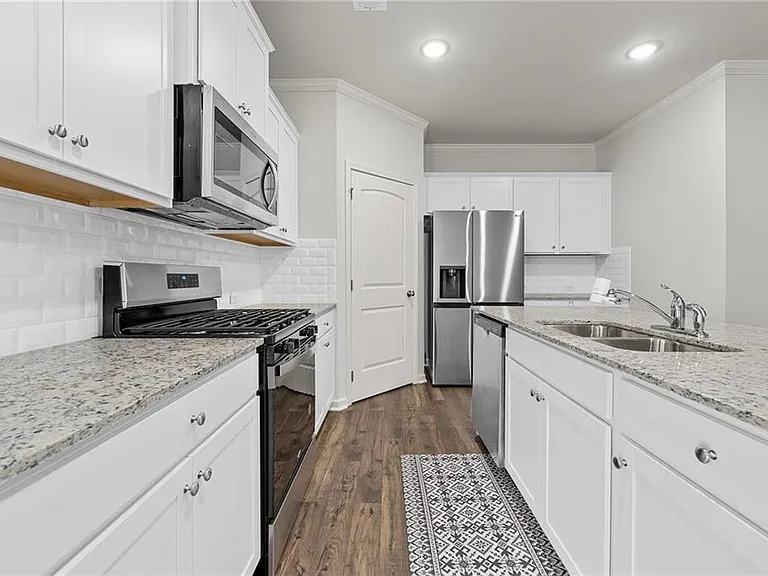 3341 Greyton Dr — Photo 15