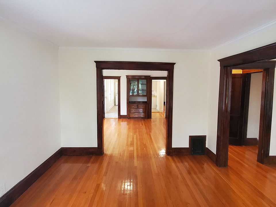 1st image of 162 Beech St
