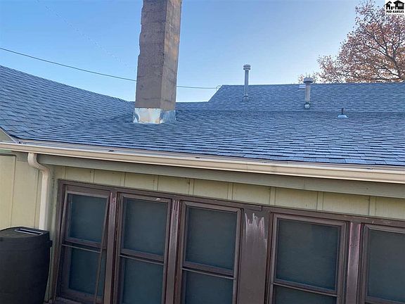 2nd image of 327 N Cedar St