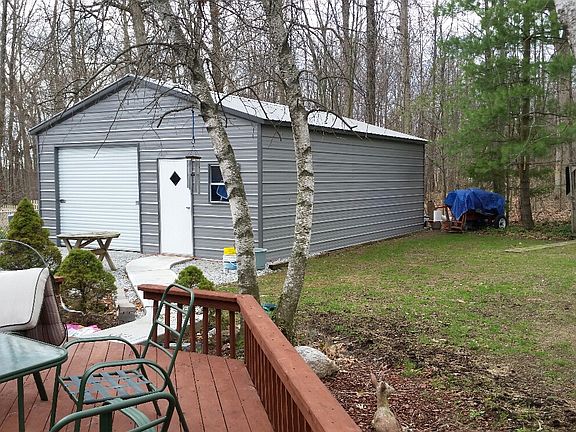4th image of 15 Oak Dr
