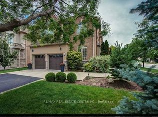 87 Great Lakes Blvd S, Oakville, ON L6L 6V7