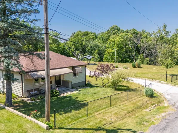 109 Zimmerman Ct, Creve Coeur, IL 61610