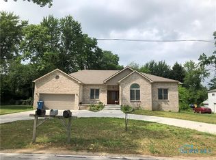 5954 Blossman Rd, Toledo, OH 43617