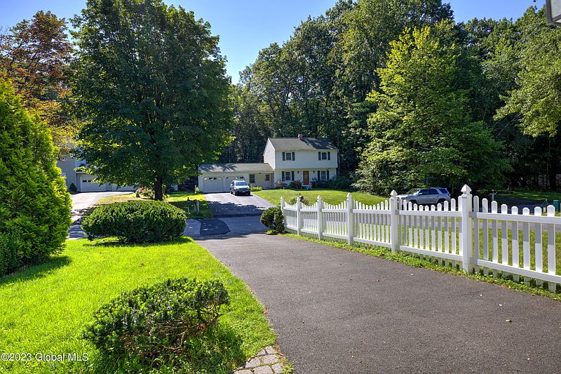 4th image of 36 Barkwood Lane