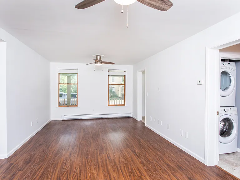 Large Living Room, another view, lots of sunlight!