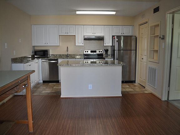 5th image of 3306 Wyndham Cres #331