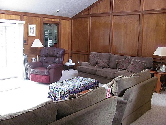 5th image of 21210 Papoose Ct