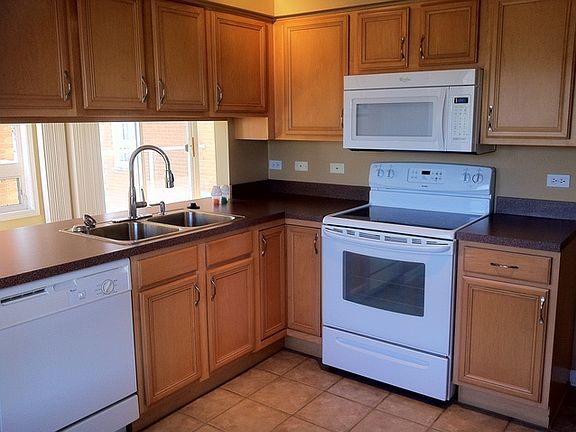 4th image of 1635 N Milwaukee Ave APT 401