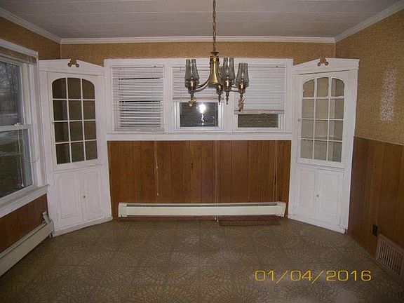 5th image of 704 Pauline Blvd