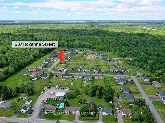 5th image of 237 Roxanne St